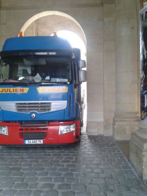 Semi Grue